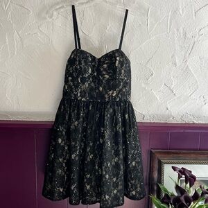 FULLY Lined Black Lace Grad/Prom/Cocktail Dress With Gold Underlay Size Small